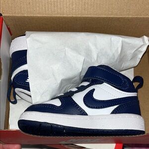 Nike Court Borough Mid Blue/White